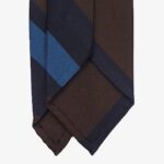 Shibumi Firenze tamsiai rudas ir mėlynas dryžuotas šilkinis kaklaraištis