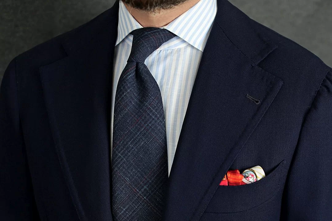 Navy blue coat matching on sale tie