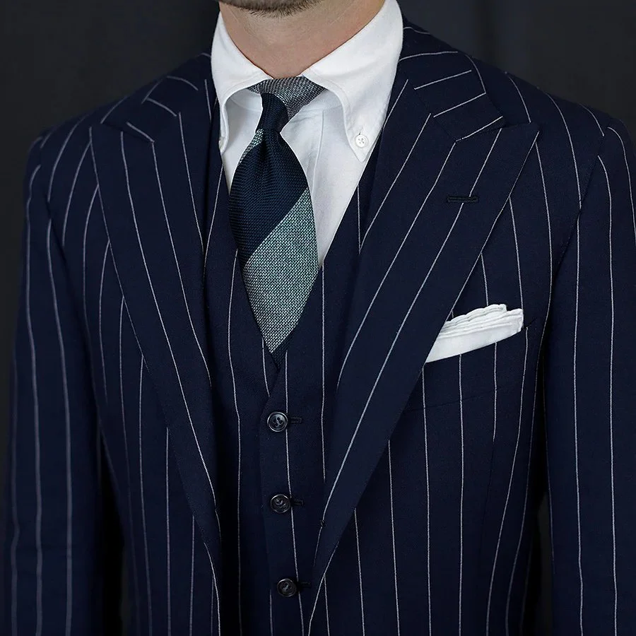 Shibumi Firenze tamsiai mėlynas ir pilkas dryžuotas grenadino šilko kaklaraištis