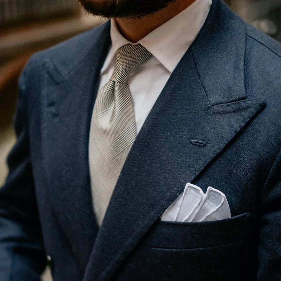 Shibumi Firenze tamsiai mėlynas ir baltas glencheck šilkinis kaklaraištis